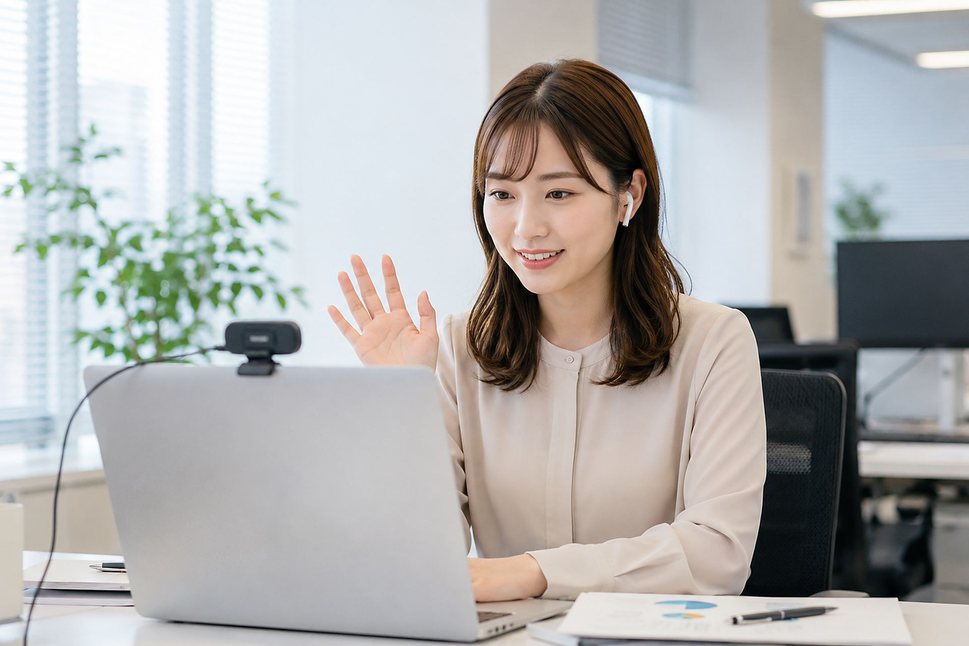 オンラインで面談するスタッフ